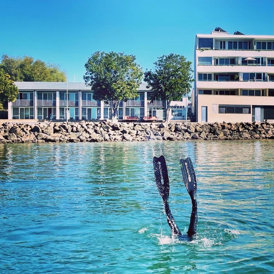 Zorba Waterfront Motel Batemans Bay Esterno foto