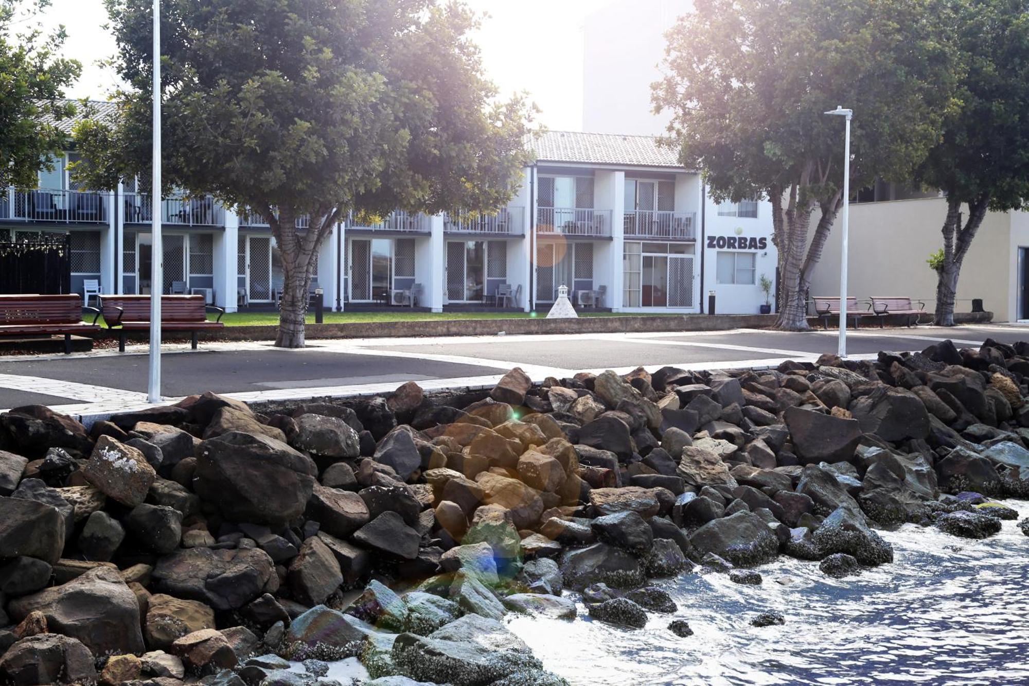 Zorba Waterfront Motel Batemans Bay Esterno foto