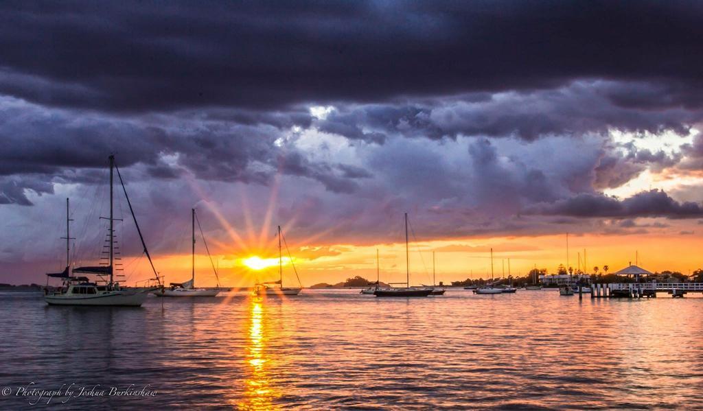 Zorba Waterfront Motel Batemans Bay Esterno foto